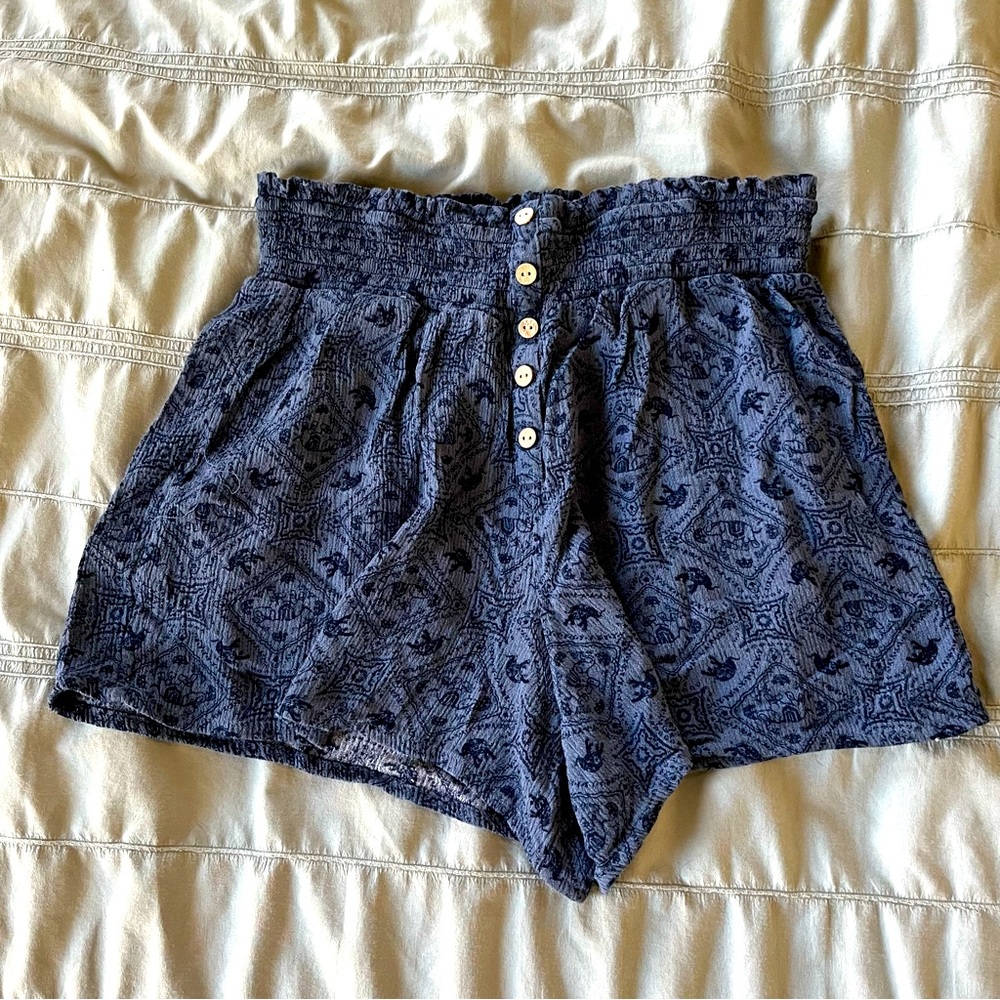 SO Elastic Waist Flowy Shorts Sz S